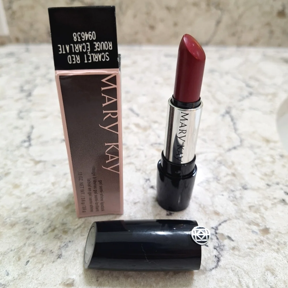 Mary Kay Gel Semi-Shine Long Lasting Lipstick - Scarlet Red Color NIB (Red)